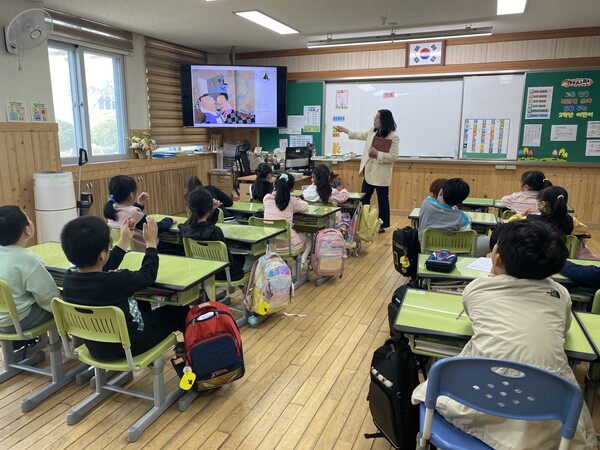 공주봉황초등학교 ‘찾아가는 환경 독서교실’ 운영 모습ⓒ