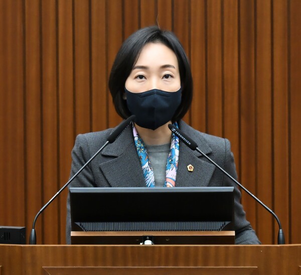 세종시의회 김효숙 의원이 13일 제86회 정례회 1차 본회의에서 5분 발언을 하고 있다.ⓒ