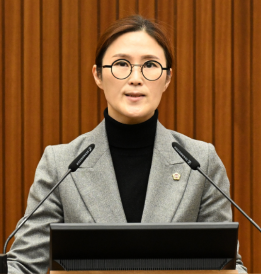 세종시의회 김현미 의원이 6일 제88회 임시회 1차 본회의에서 5분발언을 하고 있다. ⓒ