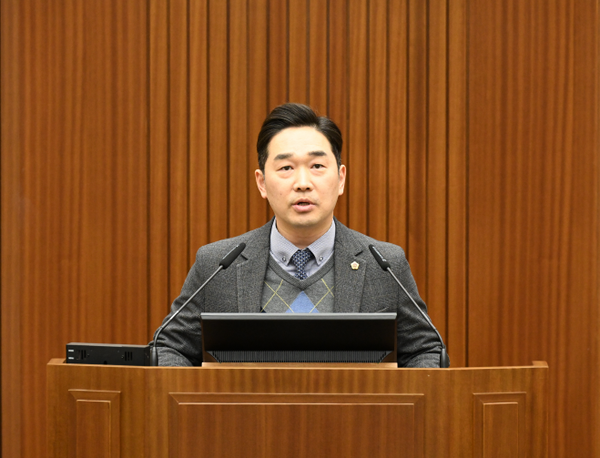 김재형 의원이 21일 열린 제88회 임시회 제3차 본회의에서 발언하고 있다.  ⓒ